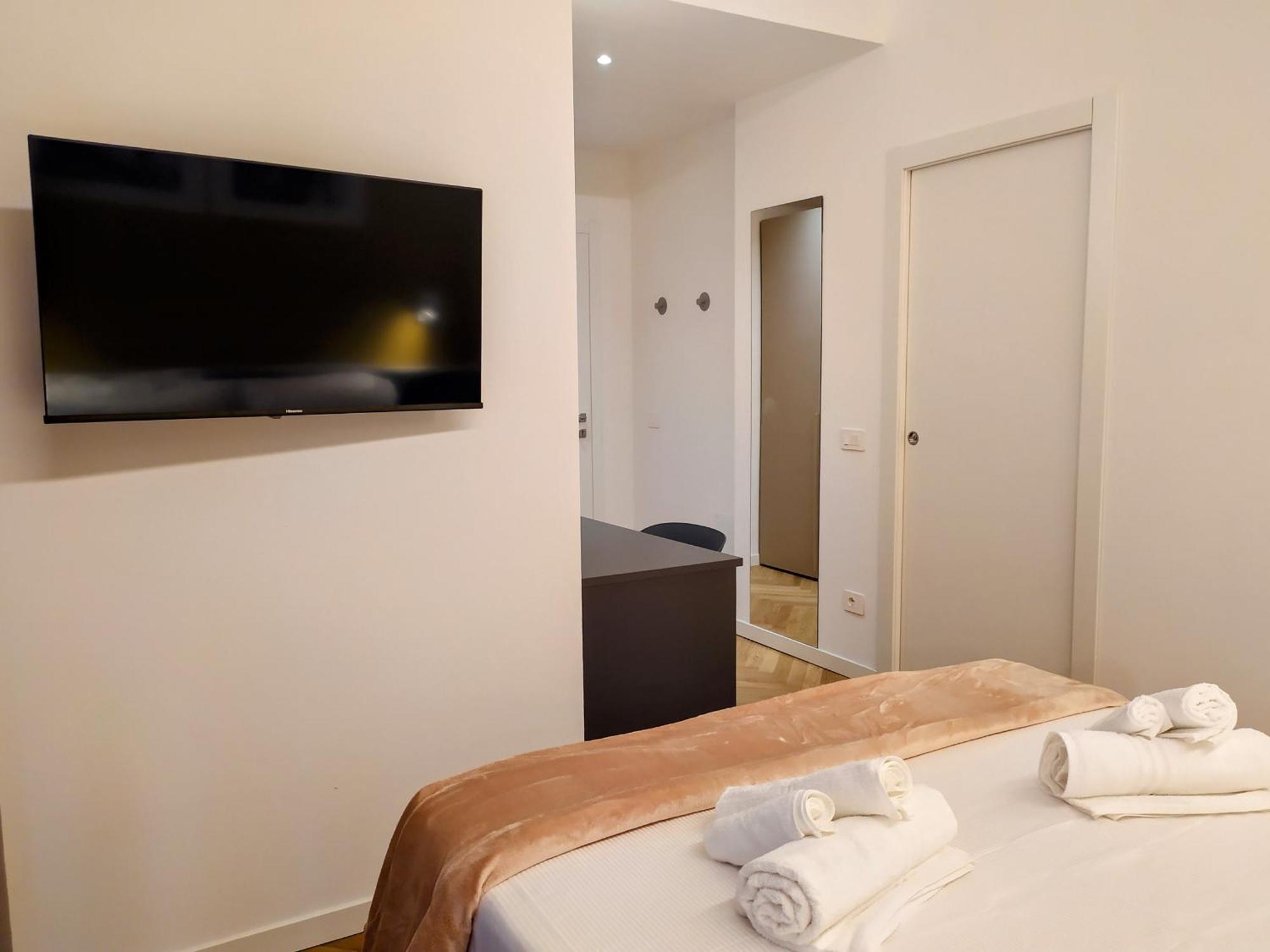 Mako Suites - Centro E Stazione Monza Exteriör bild