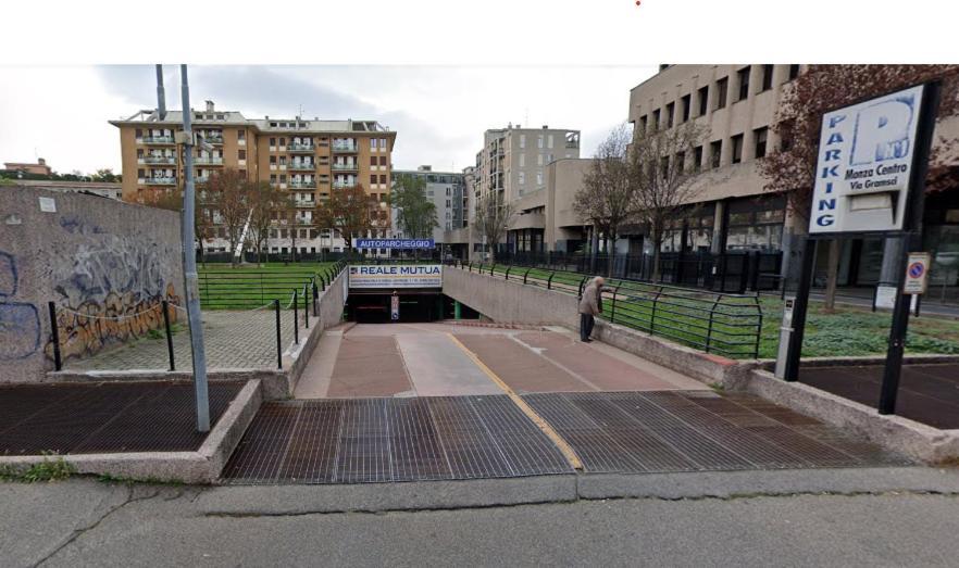 Mako Suites - Centro E Stazione Monza Exteriör bild