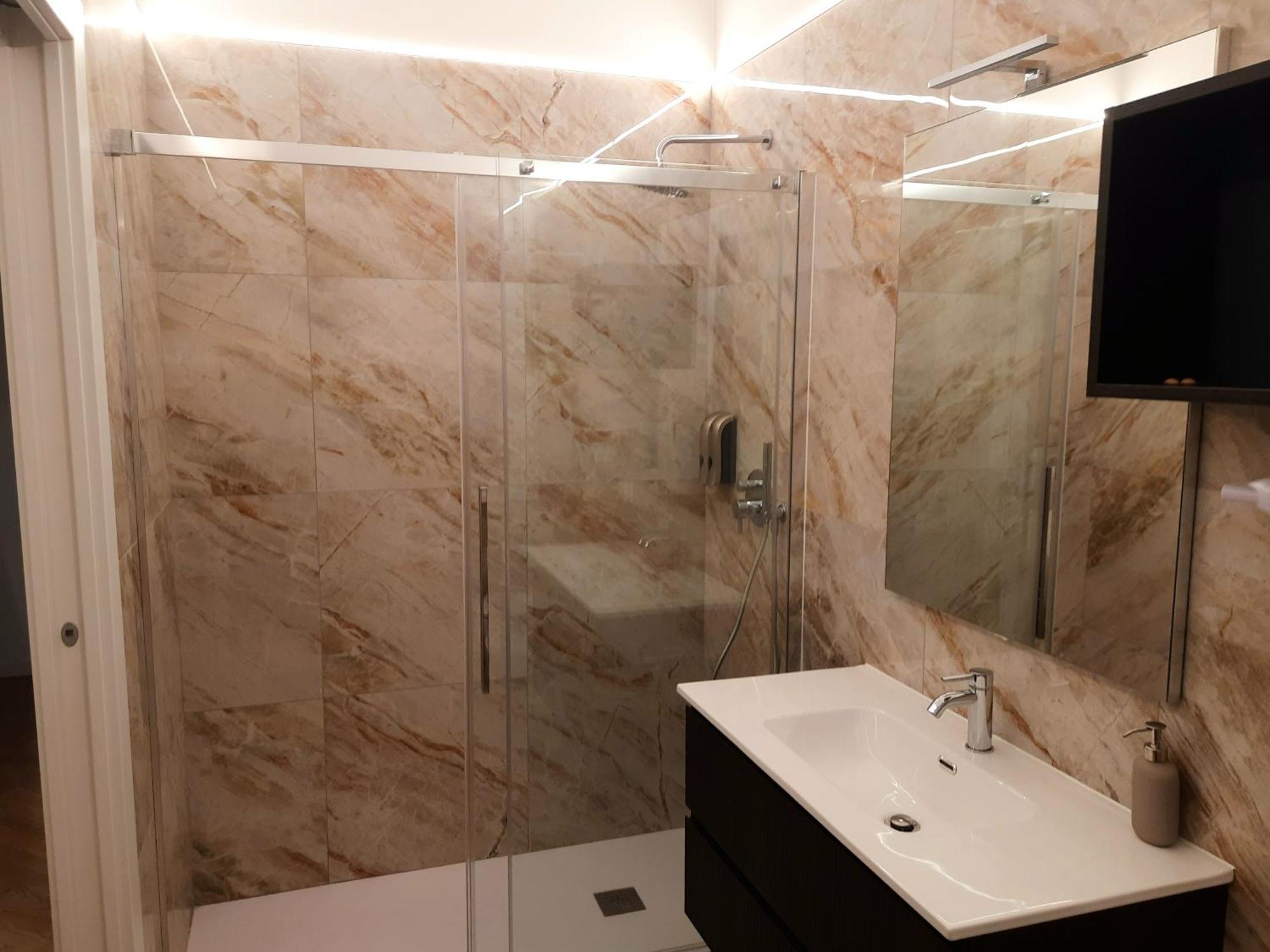 Mako Suites - Centro E Stazione Monza Rum bild