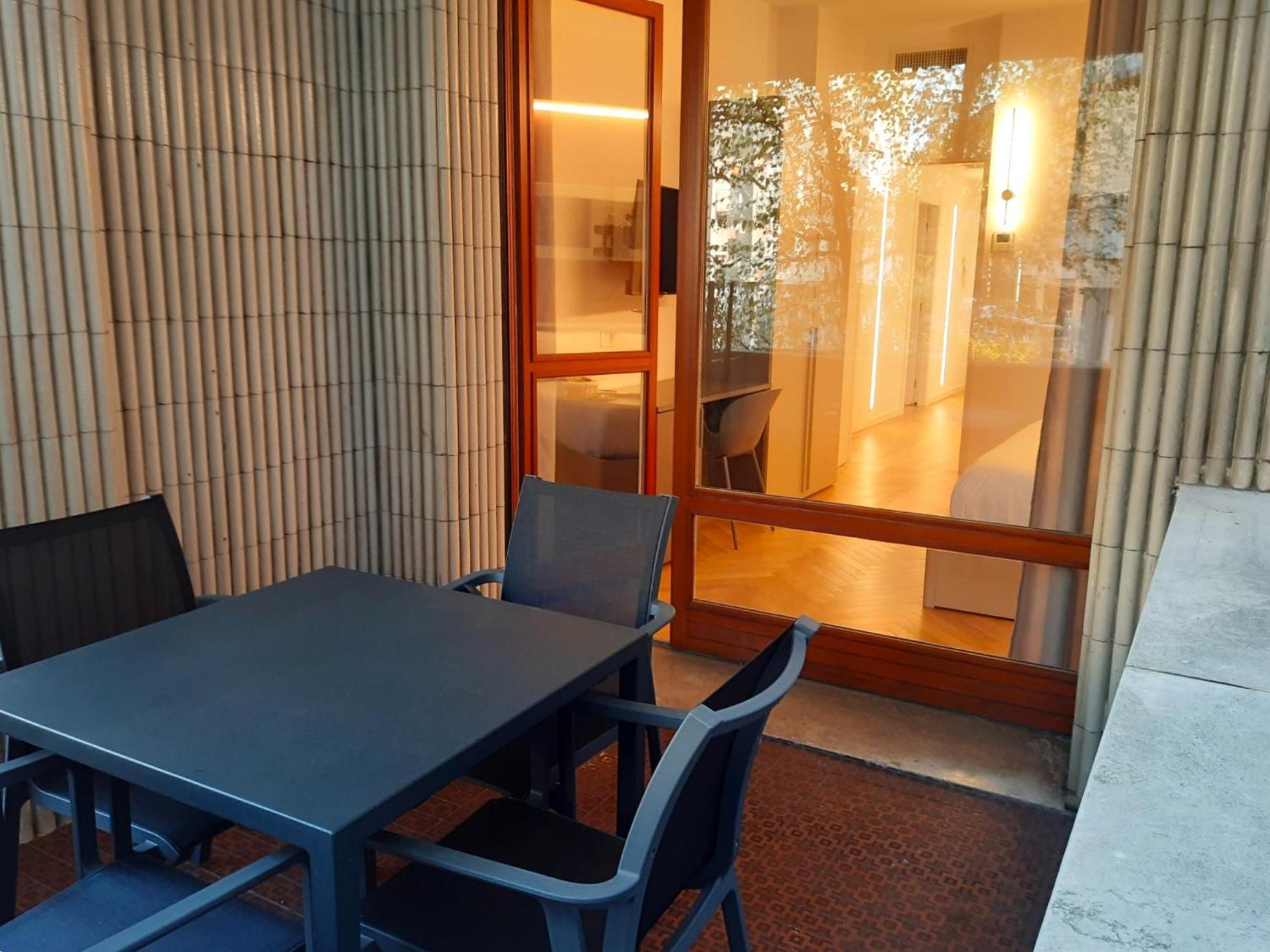 Mako Suites - Centro E Stazione Monza Exteriör bild